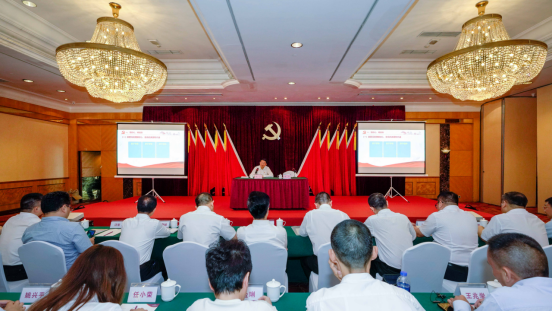 尊龙凯时集团任丁书记带头讲授“不忘初心、牢记使命”主题教育专题党课